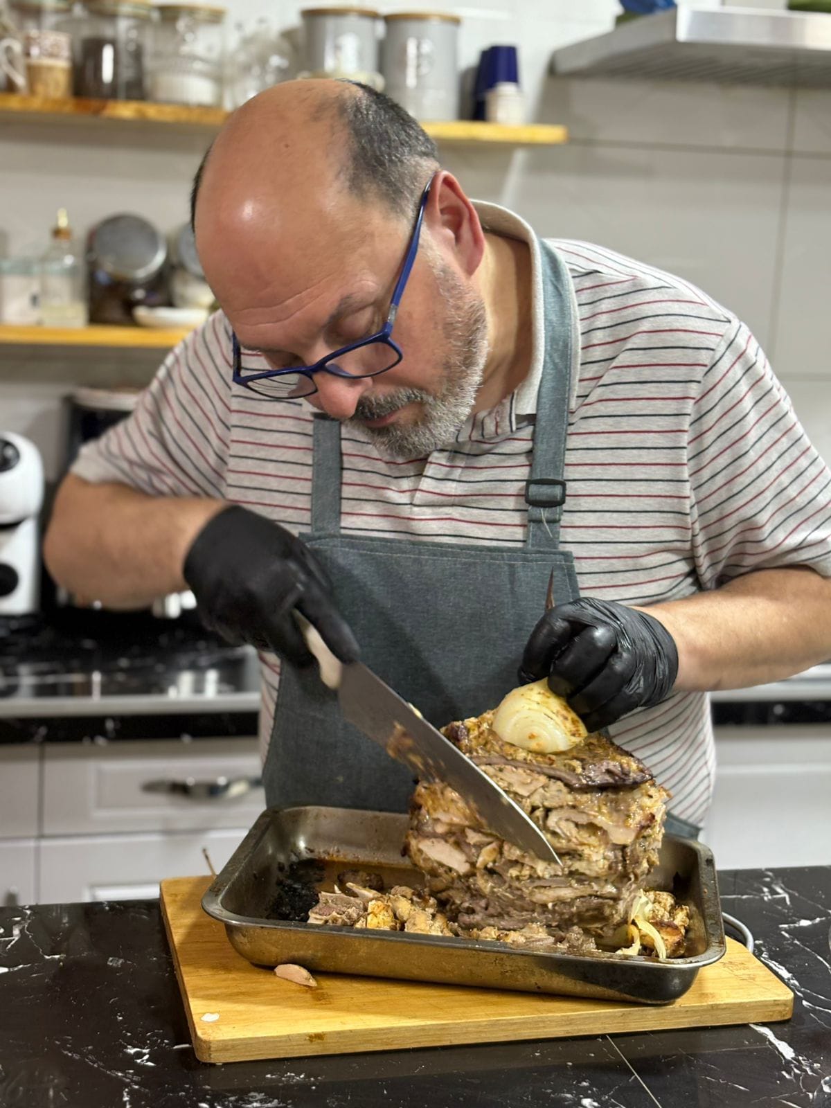 Cortando el asado a domicilio